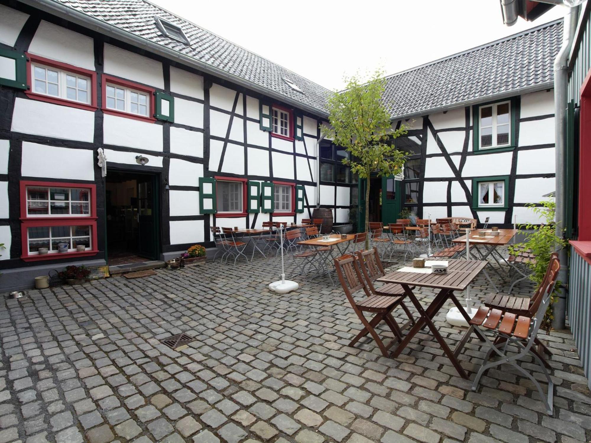 Nostalgic Apartment In The Eifel Region 施莱登 外观 照片
