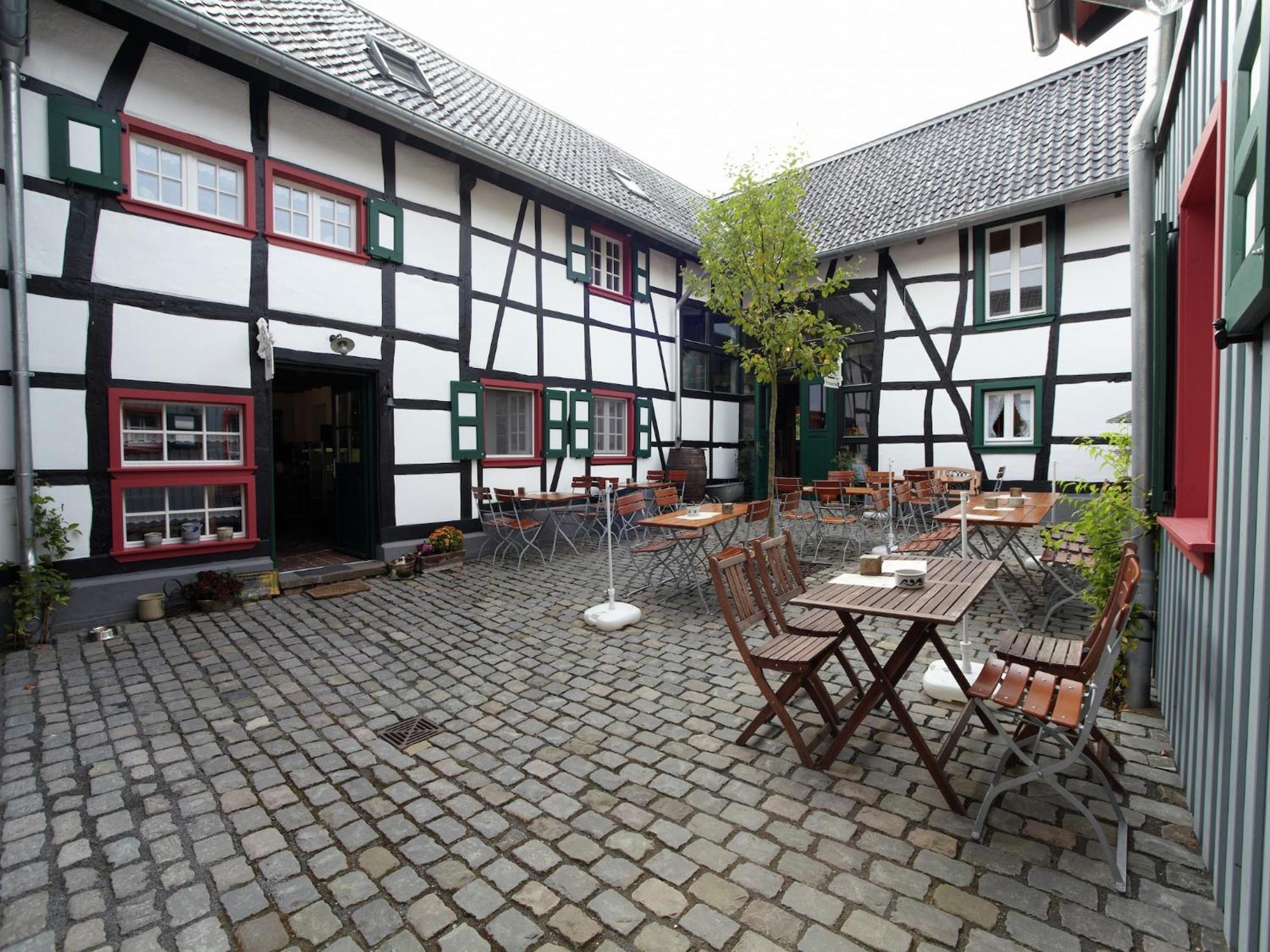 Nostalgic Apartment In The Eifel Region 施莱登 外观 照片