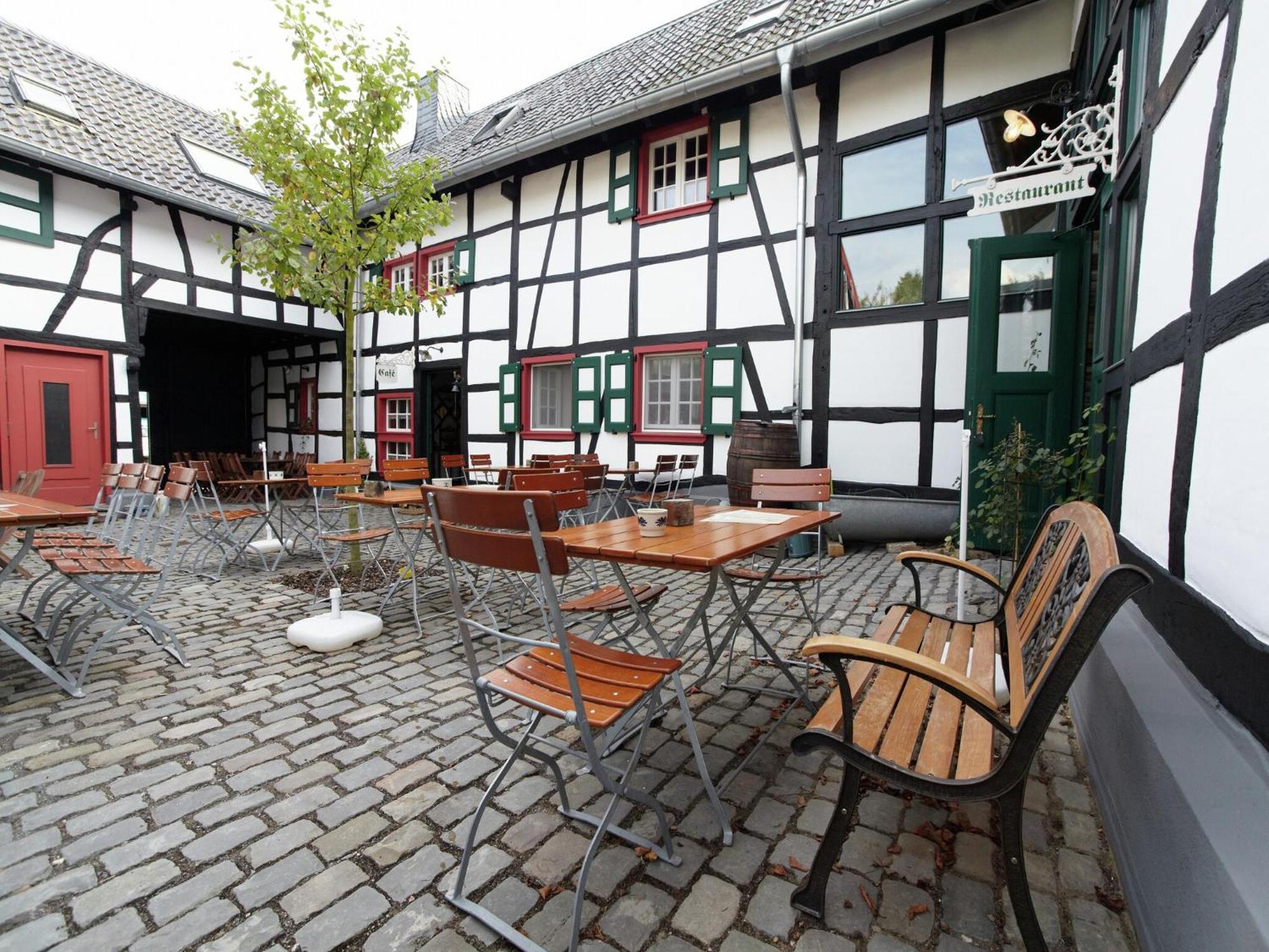 Nostalgic Apartment In The Eifel Region 施莱登 外观 照片